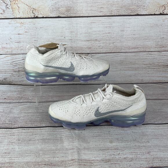 Nike Air VaporMax 2023 Flyknit Womens Sz 7 Sneakers Phantom - Picture 2 of 9